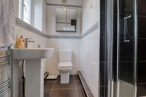 En-Suite- click for photo gallery